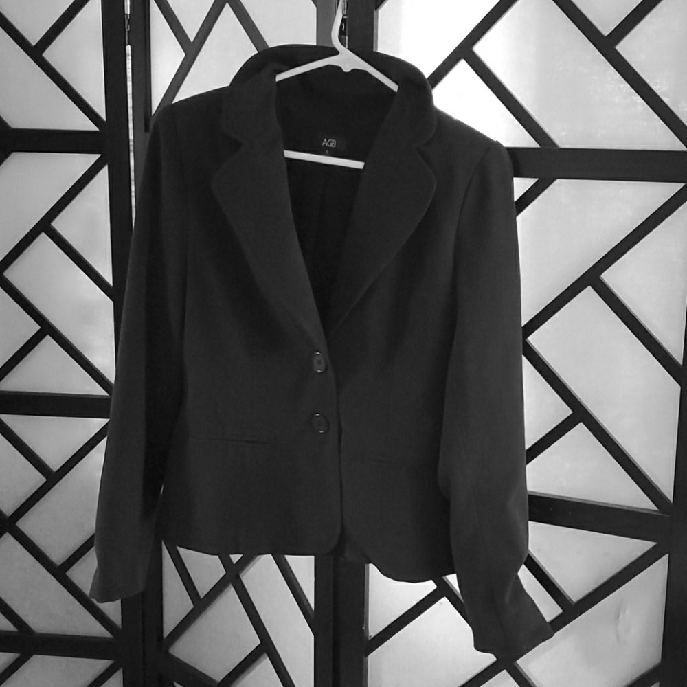 Blazer waist length and fitted